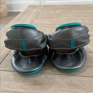 Tieks size 10 Metallic Pewter flats